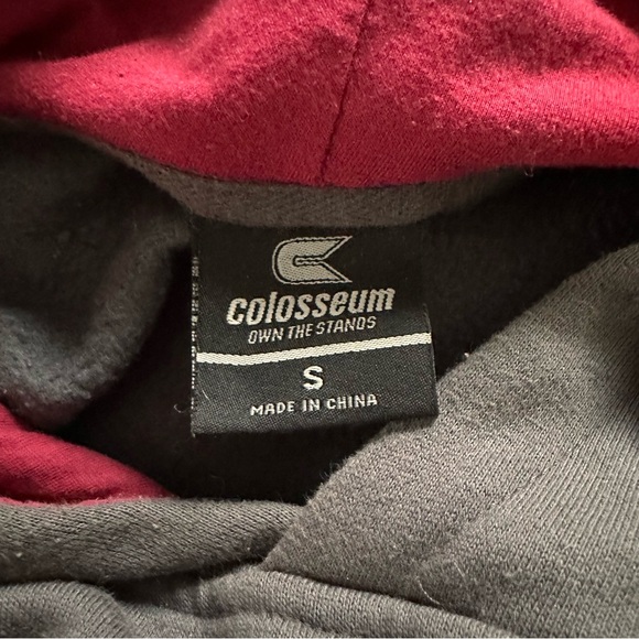 University of Massachusetts (UMASS) Hoodie - Picture 5 of 5